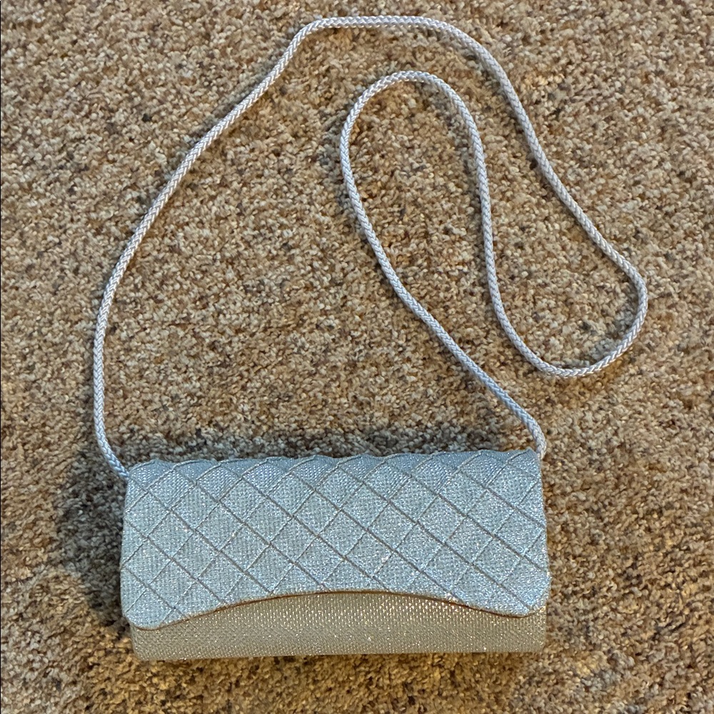Elegant Silver Quilted Clutch